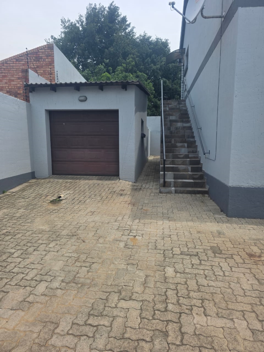 To Let 2 Bedroom Property for Rent in Vaalpark Free State
